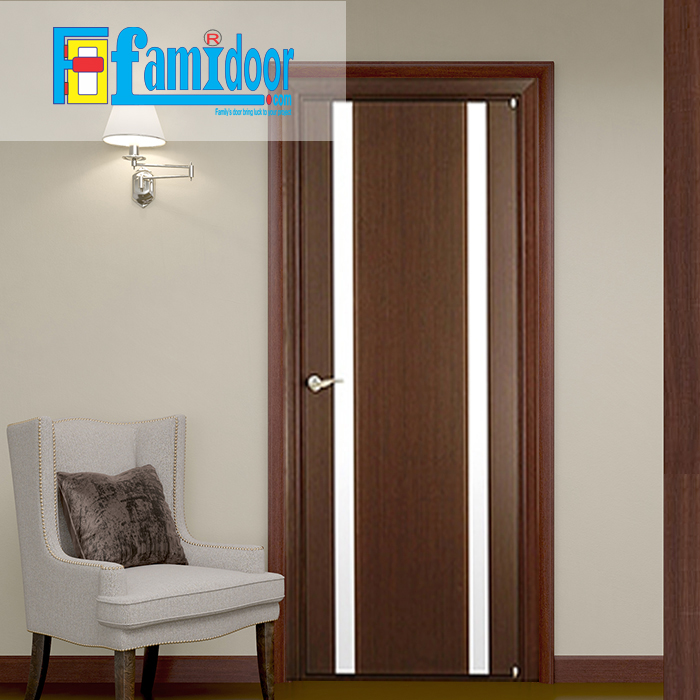 Cửa gỗ cao cấp fmd L-G2 ở Showroom Famidoor có giá hợp lý, chỉ bằng một nửa giá so với gỗ tự nhiên thật nguyên tấm.