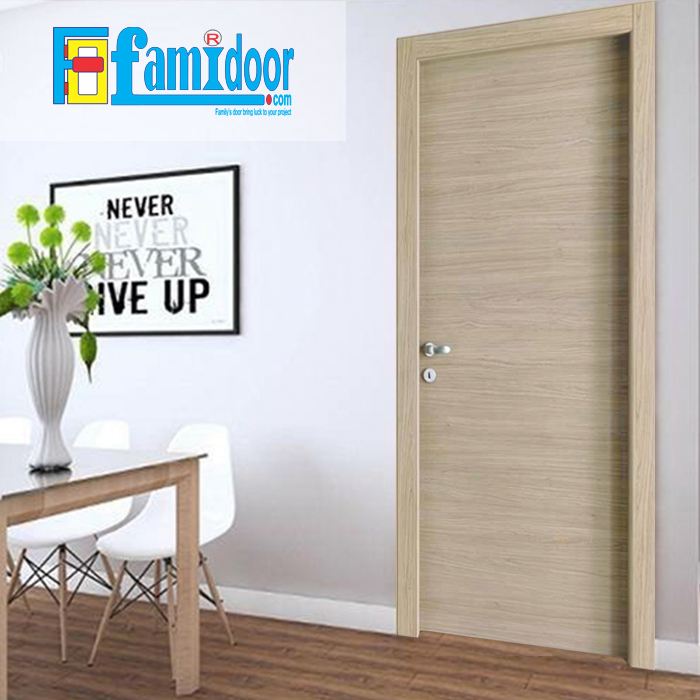 Cửa gỗ MDF LAMINATE M1N2 tại Showroom Famidoor thuộc dòng sản phẩm cửa gỗ công nghiệp MDF phủ nhựa.