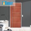 Cửa gỗ MDF VENEER P1R5 tại Showroom Famidoor chính là gỗ tự nhiên, tuy nhiên được lạng mỏng từ cây gỗ tự nhiên, gỗ veneer chỉ dày từ 1mm cho đến 2ly là nhiều.