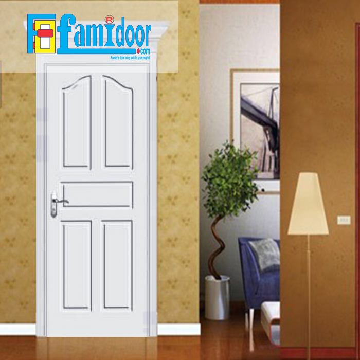 Cửa gỗ cao cấp PVC 1168 ở Showroom Famidoor được phủ một lớp nhựa PVC cao cấp vân gỗ trên bề mặt.