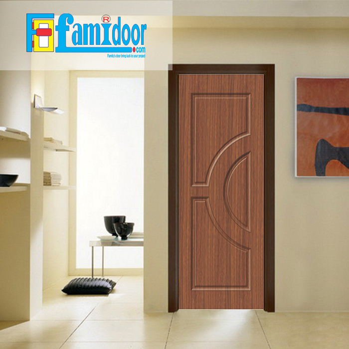 Cửa nhựa gỗ SUNGYU SYB 752 ở Showroom Famidoor Cửa nhựa gỗ được làm từ hạt nhựa và bột gỗ để tạo nên cửa nhựa gỗ giống như gỗ thật và có khả năng chịu được nước.