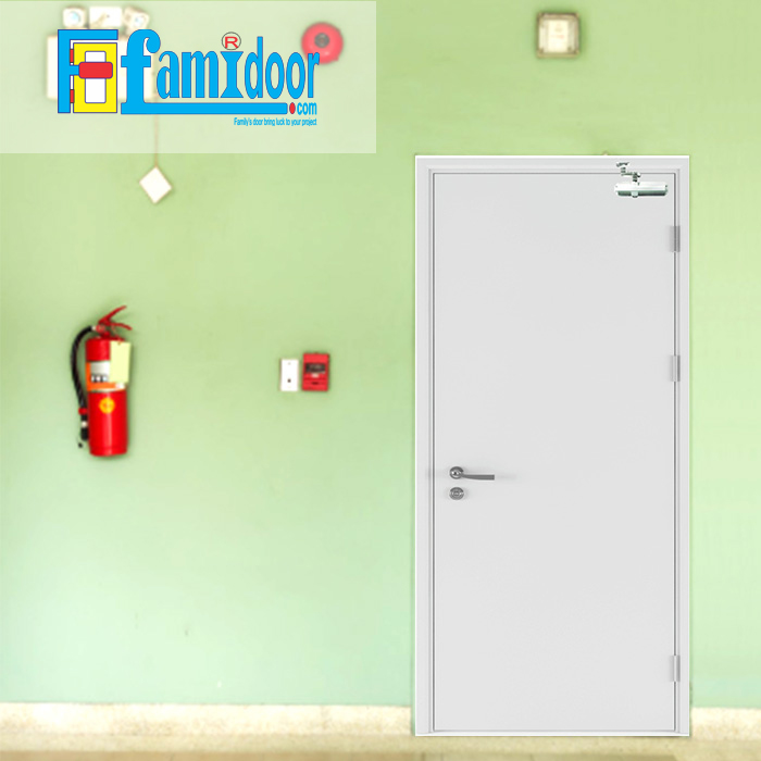 Cửa thép chống cháy TCC-P12 tại Showroom Famidoor thường được làm từ vật liệu thép chất lượng cao. Cửa thép chống cháy có khả năng chịu nhiệt tốt để có thể chịu đựng trong môi trường có nhiệt độ cao khi hỏa hoạn xảy ra.