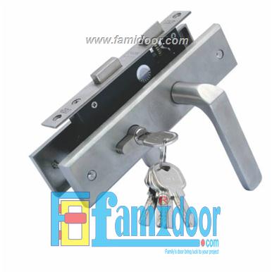 Khóa cửa cốt dài VT01 tại Showroom Famidoor 0886.500.500