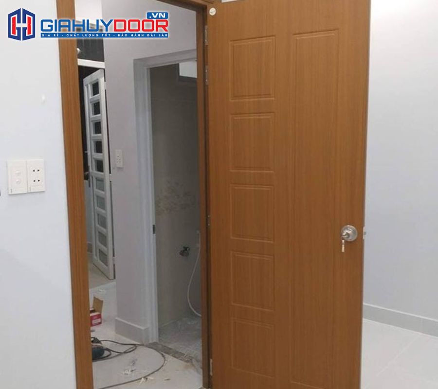 Cửa nhựa Sài Gòn 6A soi (1)