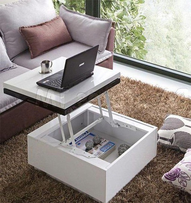 Bàn cà phê đa chức năng với một đầu tăng có thể được sử dụng như một bàn làm việc.