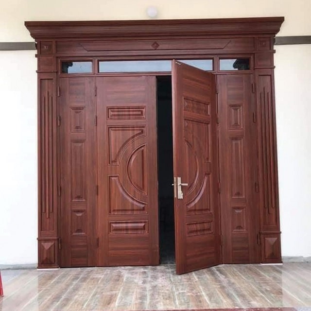 Cửa thép vân gỗ có bị gỉ không?