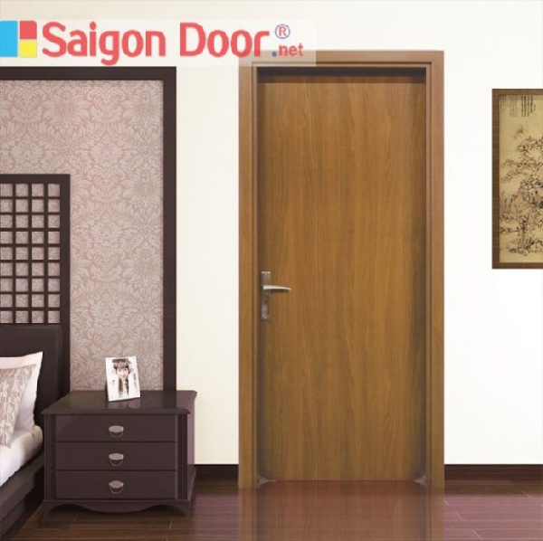 Họa tiết vân gỗ nổi bật của cửa phòng ngủ