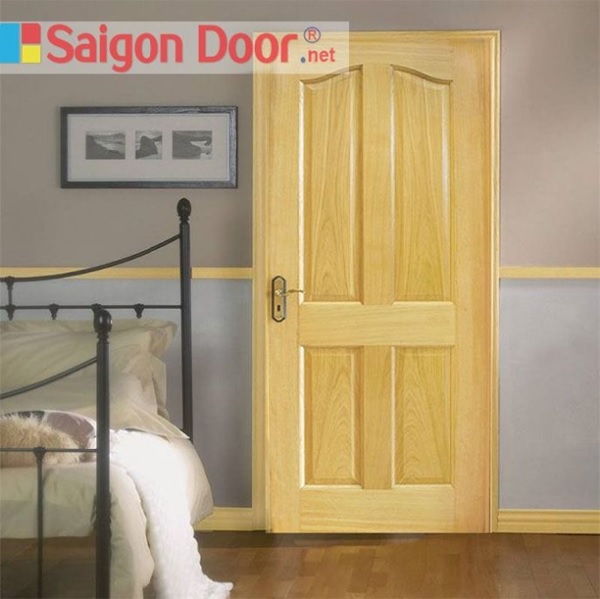 Mẫu cửa HDF có màu sắc tươi sáng, giúp tạo điểm nhấn đặc biệt cho công trình lắp đặt
