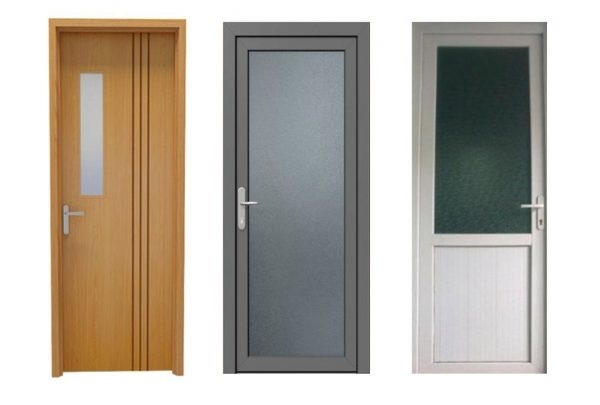 Cửa nhà vệ sinh nên làm bằng chất liệu nhựa hay nhôm?