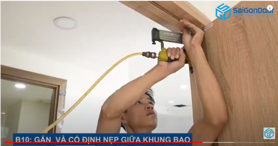 quy trình lắp cửa gỗ công nghiệp
