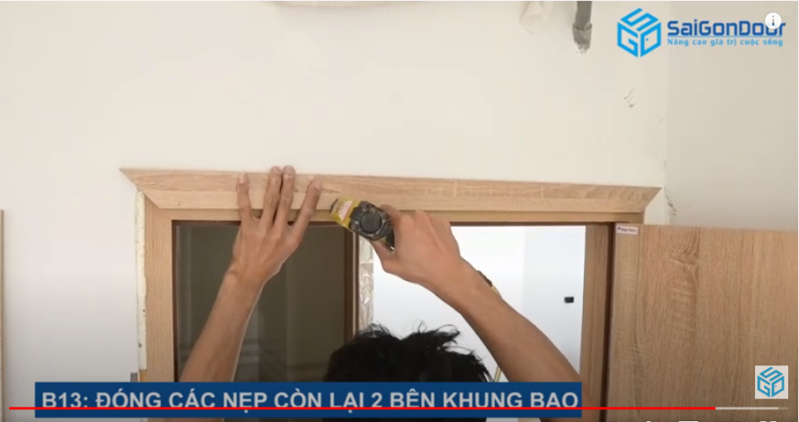 quy trình lắp cửa gỗ công nghiệp