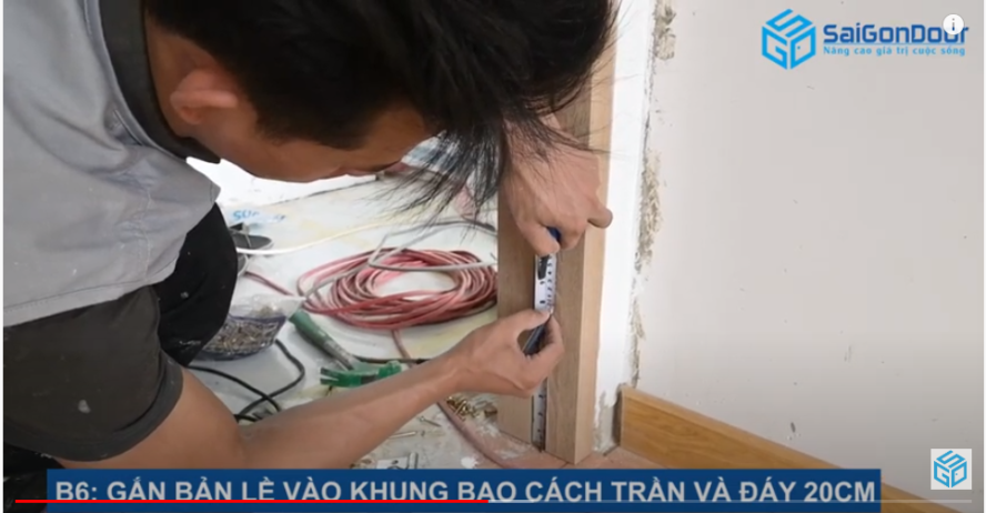 quy trình lắp cửa gỗ công nghiệp
