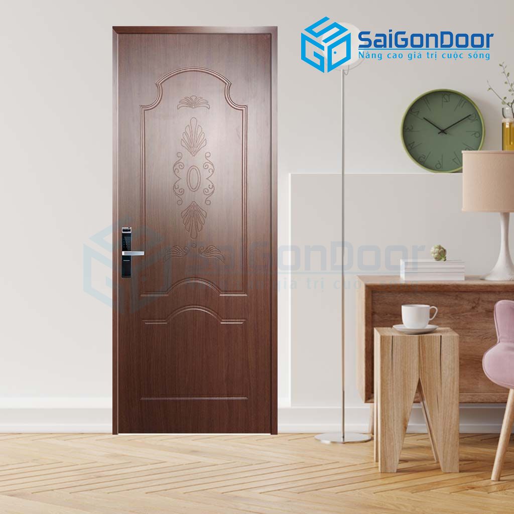 Cửa phòng ngủ bằng nhựa có trang trí hoa văn ở cánh Các loại cửa phòng ngủ