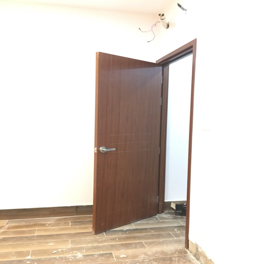 Hình ảnh thực tế cửa phòng ngủ nhựa composite - mẫu 2 cửa phòng ngủ composite