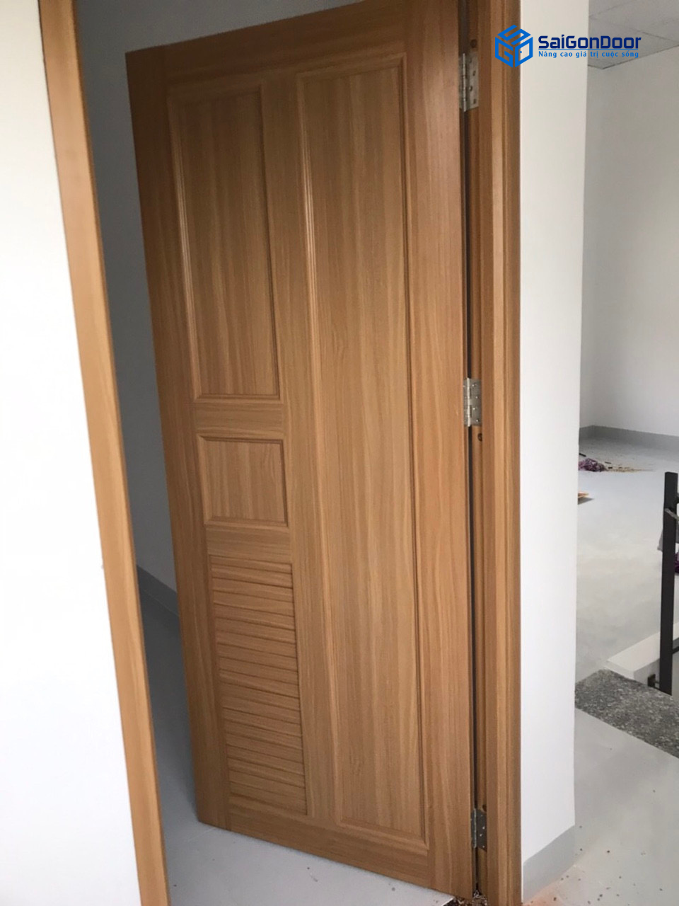 Mẫu cửa toilet thực tế 5 Mẫu cửa toilet thực tế 5