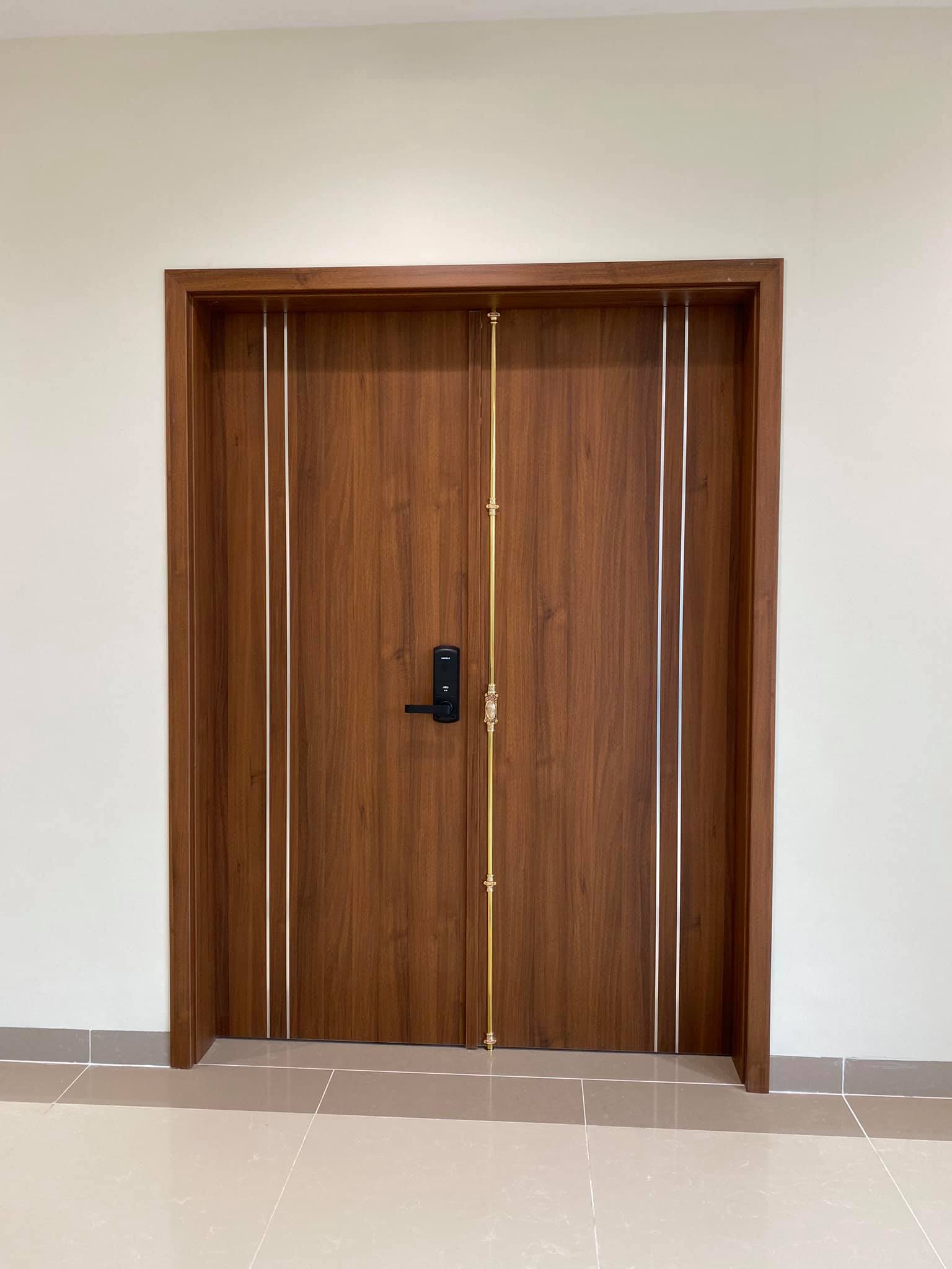 phân biệt cửa panel composite với composite ép tấm SaiGonDoor - Địa chỉ bán cửa panel composite, composite ép tấm uy tín, chất lượng