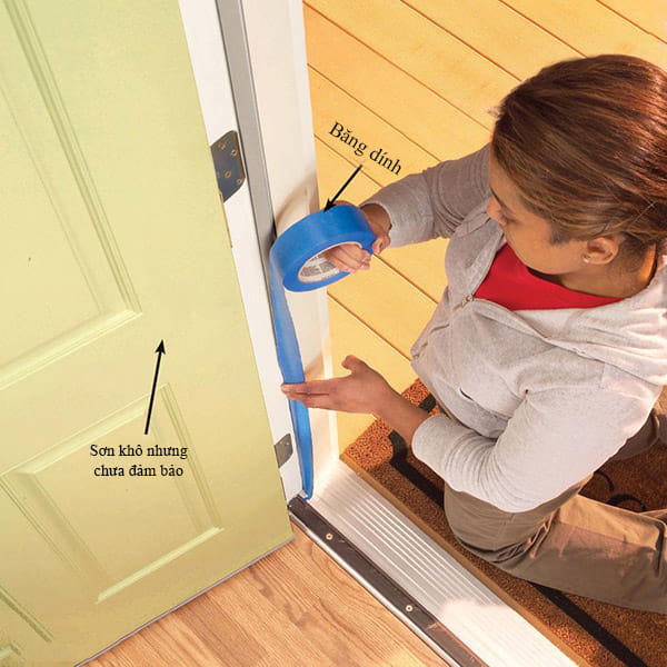8 bí kíp tuyệt vời để sơn cửa đẹp như mới bạn cần biết 2 dung bang dinh bao ve