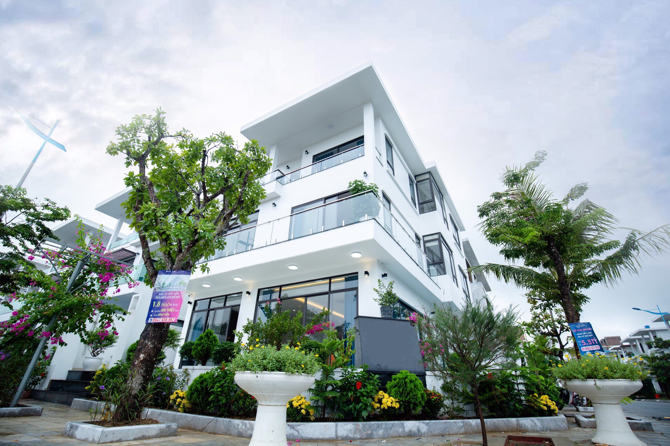 Villa 8 Phòng Ngủ - Khu BT 3 Villa 8 Phòng Ngủ - Khu BT