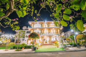 Villa 10 Phòng Ngủ Có Thang Máy - Sân Vườn Rộng 30 10 phong ngu co thang may 1
