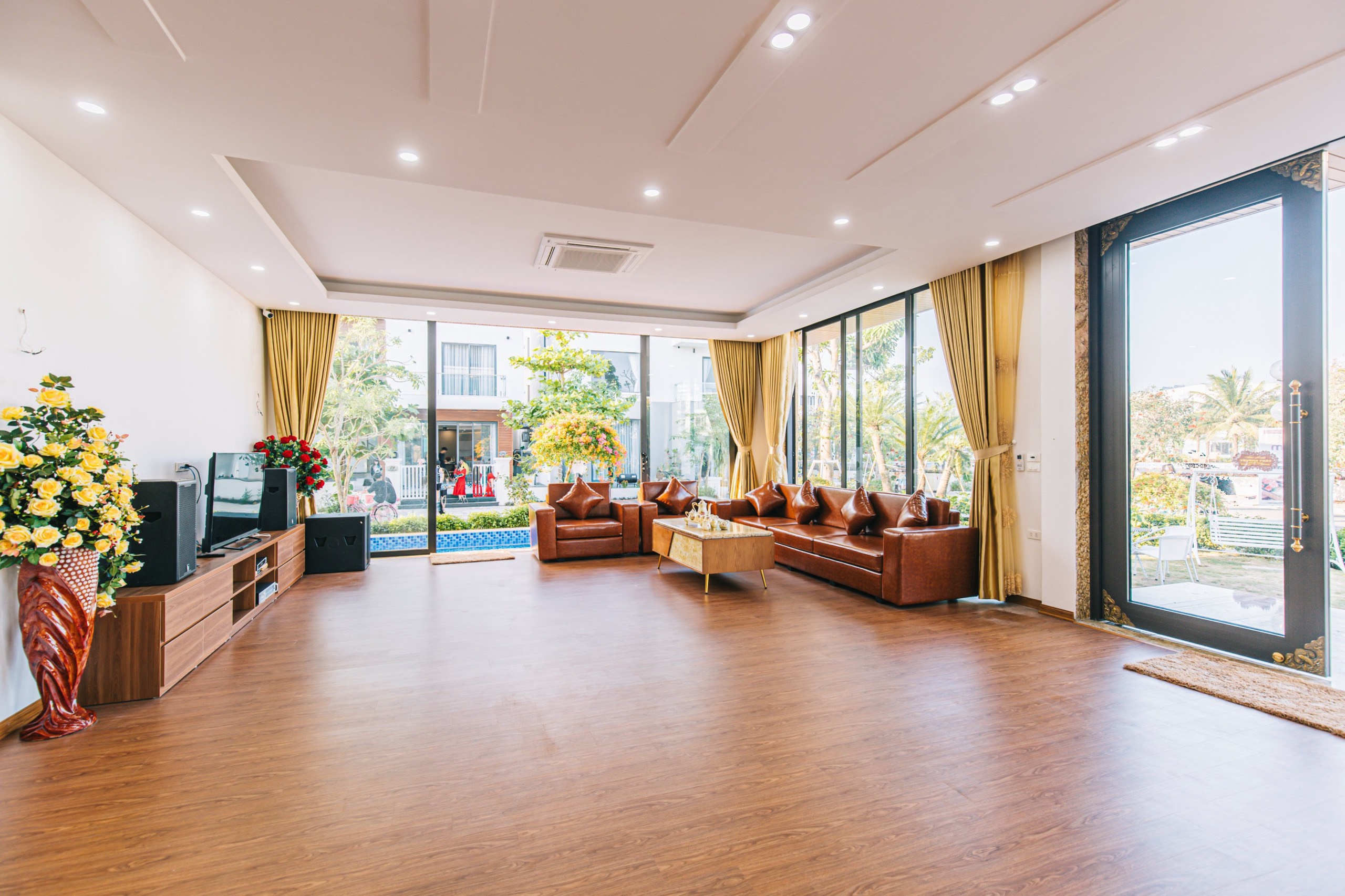 Villa 10 Phòng Ngủ Có Thang Máy - Sân Vườn Rộng 14 Villa 10 Phòng Ngủ Có Thang Máy - Sân Vườn Rộng - Ảnh 12