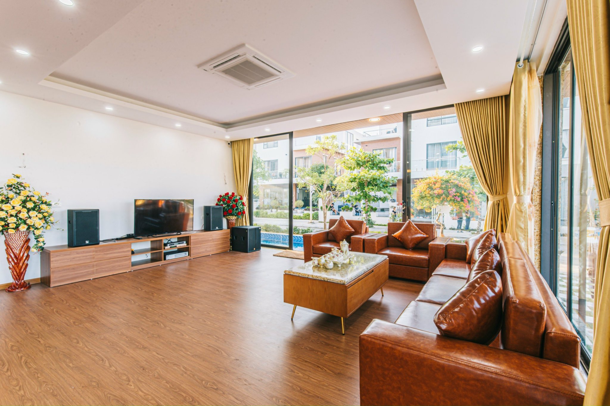 Villa 10 Phòng Ngủ Có Thang Máy - Sân Vườn Rộng 15 Villa 10 Phòng Ngủ Có Thang Máy - Sân Vườn Rộng - Ảnh 13