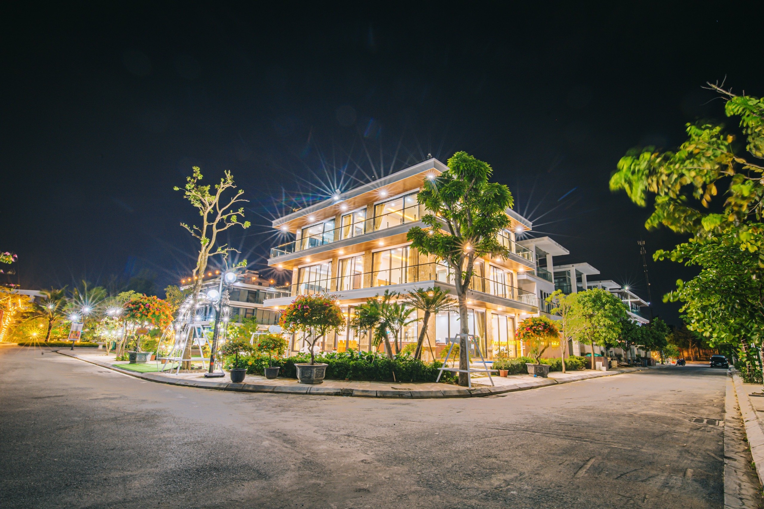 Villa 10 Phòng Ngủ Có Thang Máy - Sân Vườn Rộng 5 Villa 10 Phòng Ngủ Có Thang Máy - Sân Vườn Rộng - Ảnh 3