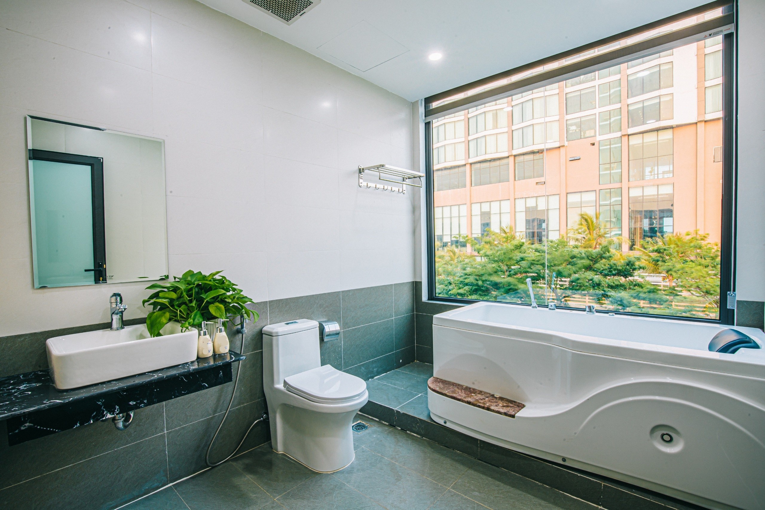 Villa 9 Phòng Ngủ Mới Vận Hành 500m2: Sân Vườn Rộng Đẹp 22 Villa 9 Phòng Ngủ Mới Vận Hành 500m2: Sân Vườn Rộng Đẹp - Ảnh 20