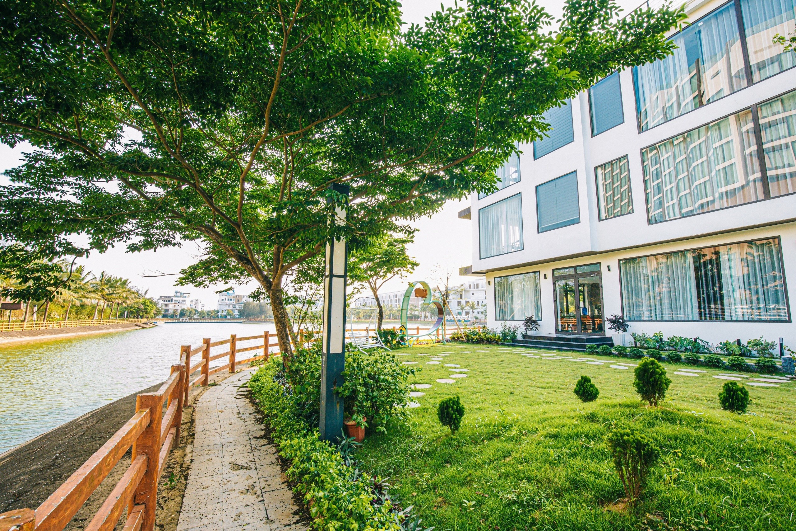Villa 9 Phòng Ngủ Mới Vận Hành 500m2: Sân Vườn Rộng Đẹp 5 Villa 9 Phòng Ngủ Mới Vận Hành 500m2: Sân Vườn Rộng Đẹp - Ảnh 3