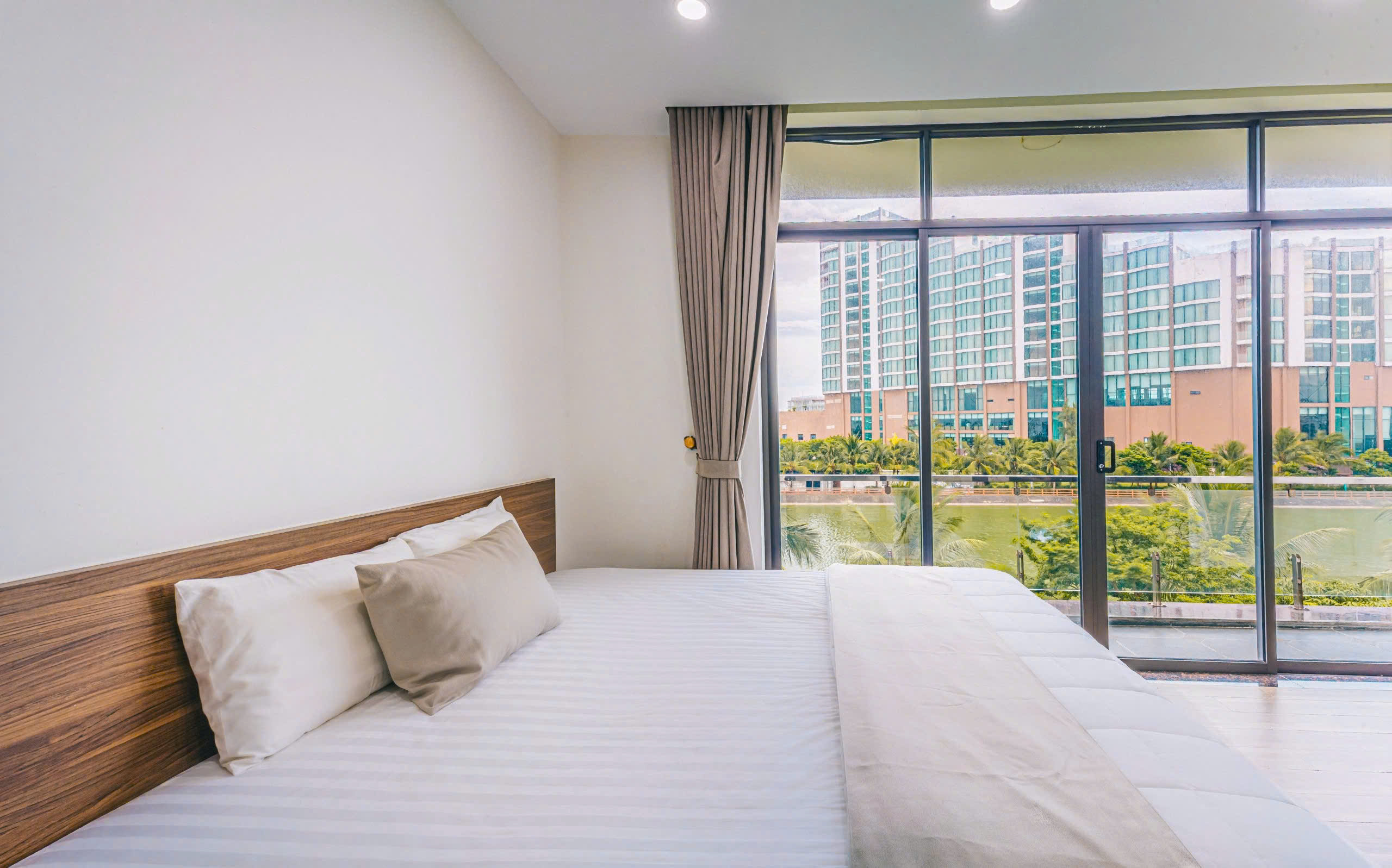Villa 10 Phòng Ngủ - 500m2: Phòng Siêu Đẹp Có Bàn BI_A 20 Villa 10 Phòng Ngủ - 500m2: Phòng Siêu Đẹp Có Bàn BI_A - Ảnh 18