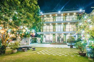 Villa 10 Phòng Ngủ - 700m2 Sân Vườn Siêu Rông