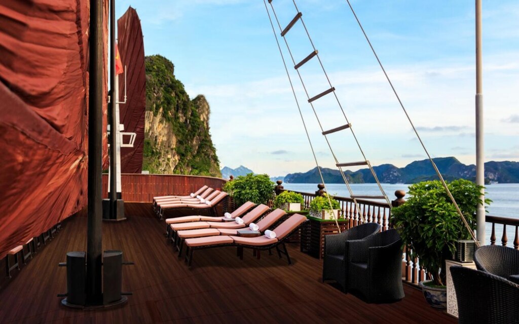 Du thuyen Alisa Luxury 16