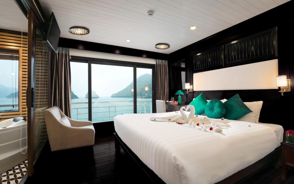 Du thuyen Alisa Luxury 19