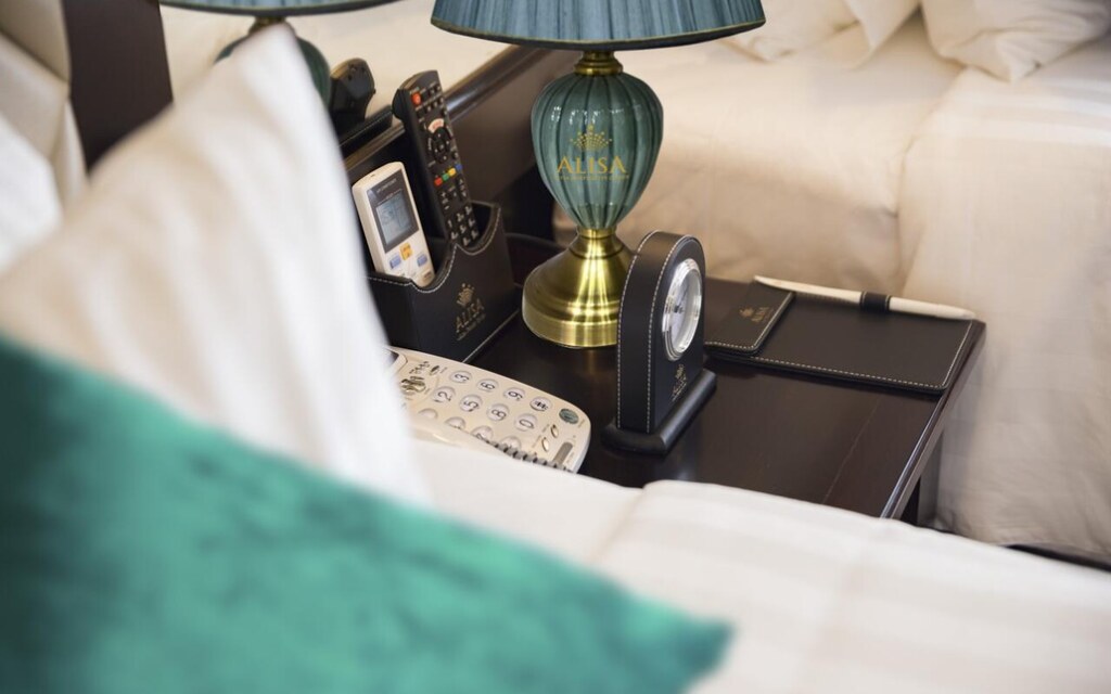 Du thuyen Alisa Luxury 24
