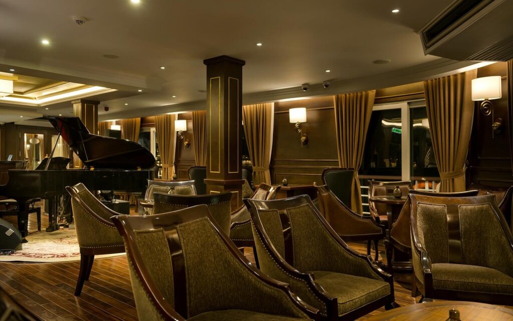 Du thuyen Paradise Elegance 7