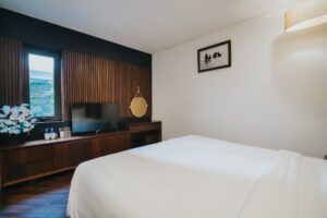Villa 8 Phòng Ngủ - Có Hồ Cá Coi, Nội Thất Cao Cấp 22 z3473602329529 478a1df7f15c3a51f5d1571fa873516e