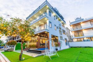 Villa 9 Phòng Ngủ - Sân Vườn Rộng