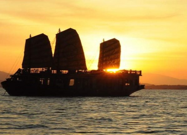 NHA TRANG SUNSET COCKTAIL AND DINNER CRUISE