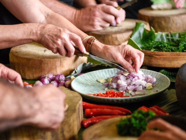 RED BRIDGE DELUXE COOKING CLASS