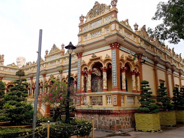 06 Entrernal Right View Vinh Trang Pagoda My Tho Cycling Cambodia Vietnam 1027