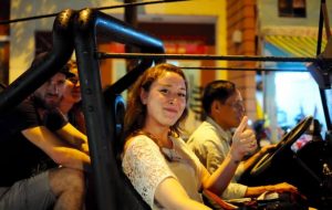 can talk share and have fun together on the Jeep car 820x520 1