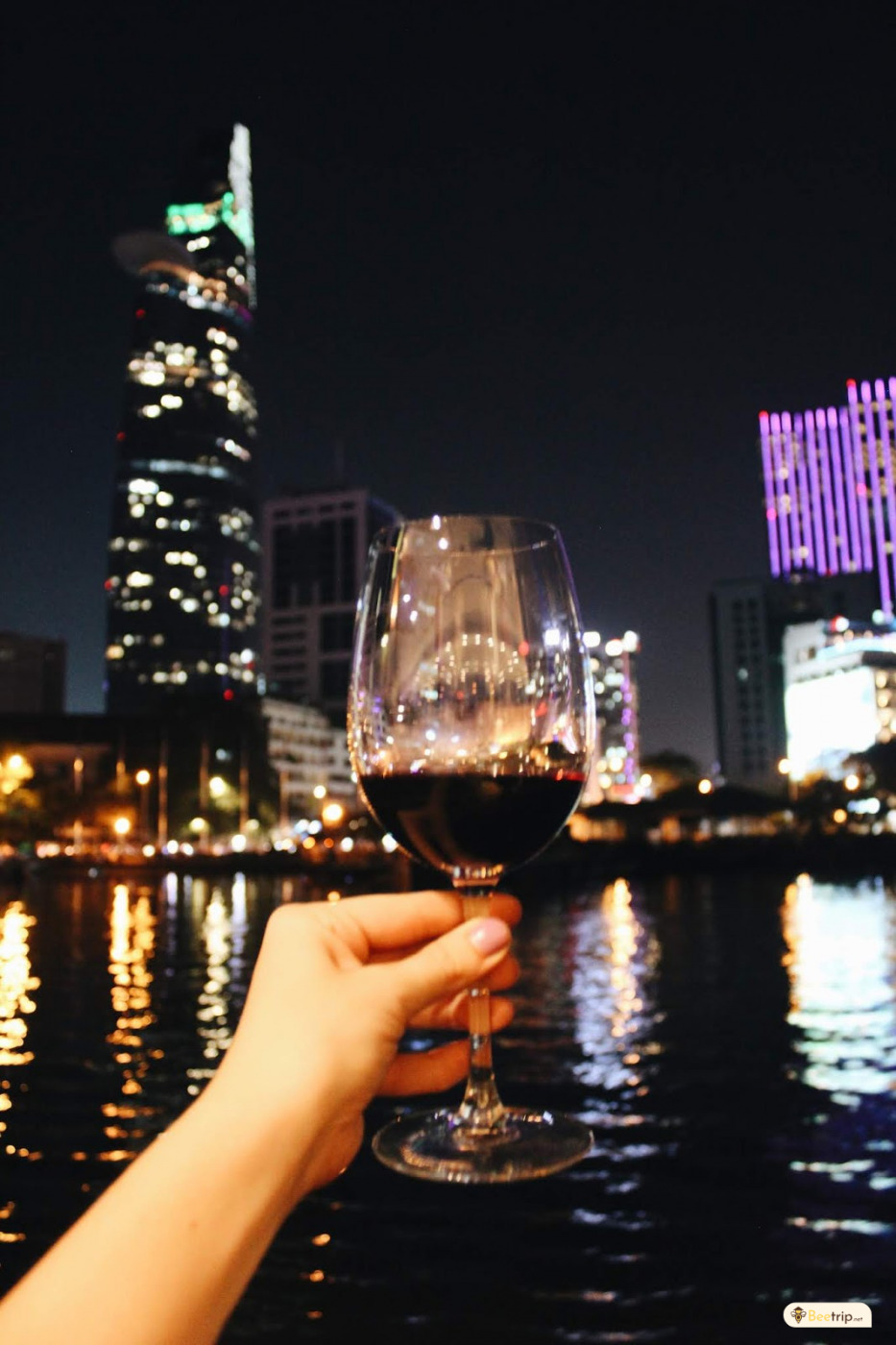 wine on saigon dinner cruise