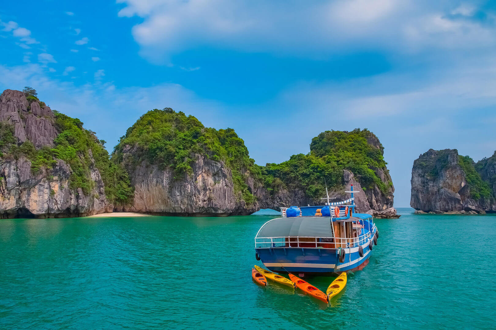 001 Ha Long Bay 04