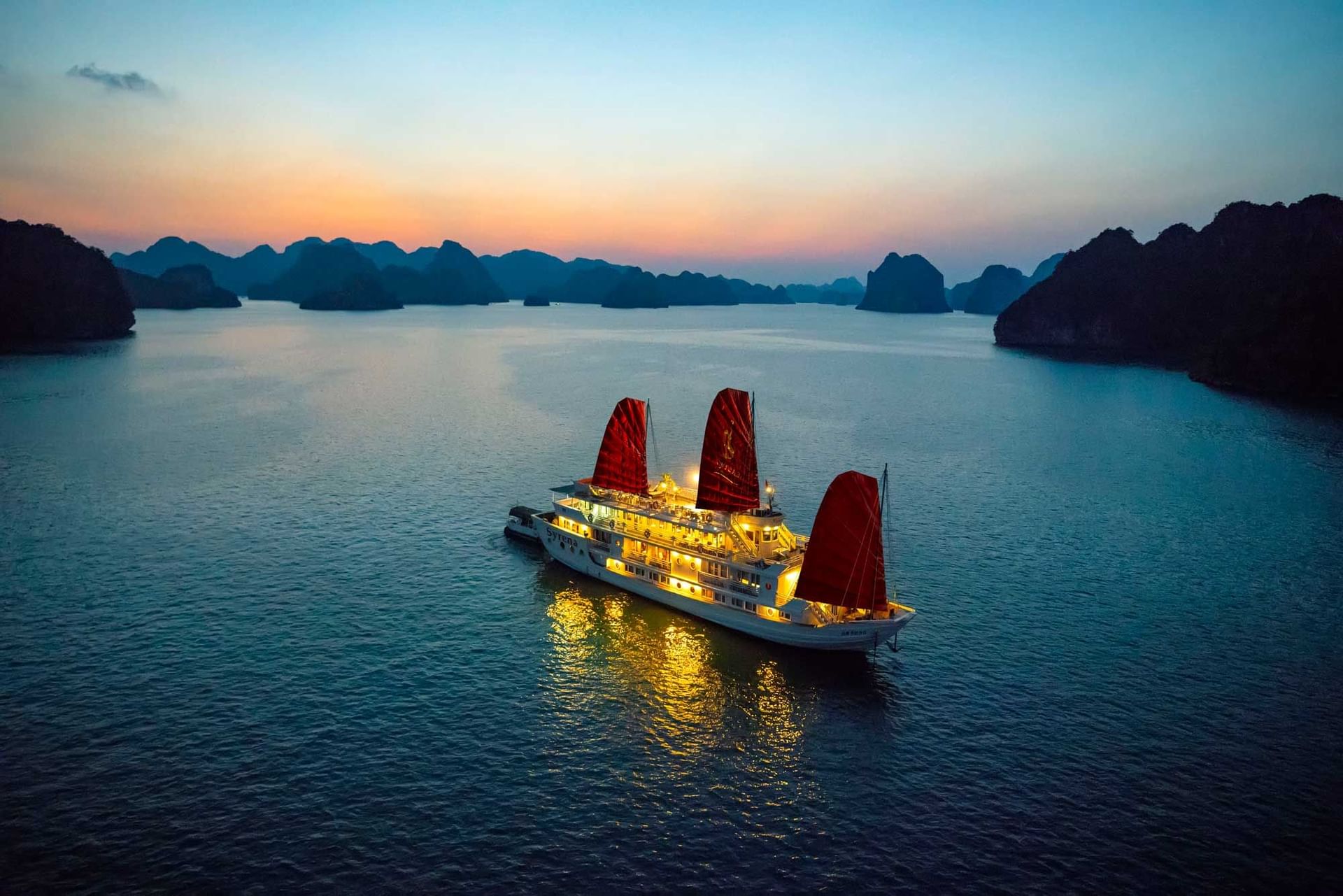 syrena ha long