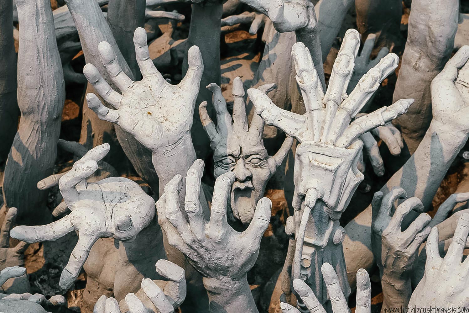 Wat Rong Khun Chiang Mais White Temple 7