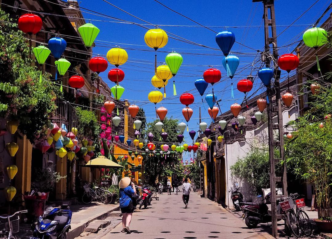 All visitors are required to buy tickets when entering Hoi An Ancient Town, including walking 3 Hoi An nawathas nt