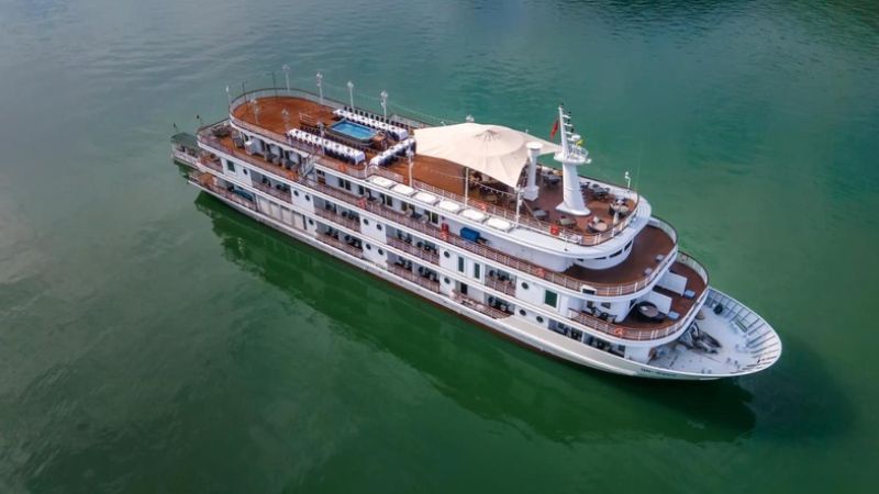 PARADISE ELEGANCE CRUISE
