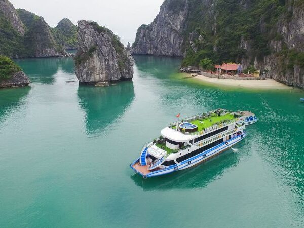 LA CASTA DAILY CRUISE