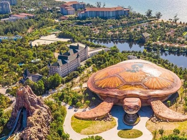 PHU QUOC ISLAND DAY TOUR: VINWONDERS - VINPEARL SAFARI - GRAND WORLD