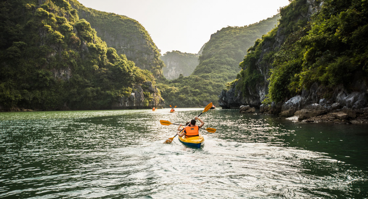 Thailand vs Vietnam Travel: Which Destination Is Right for You? 6 Thailand vs Vietnam Travel: Festivals, lanterns, and beach escapes