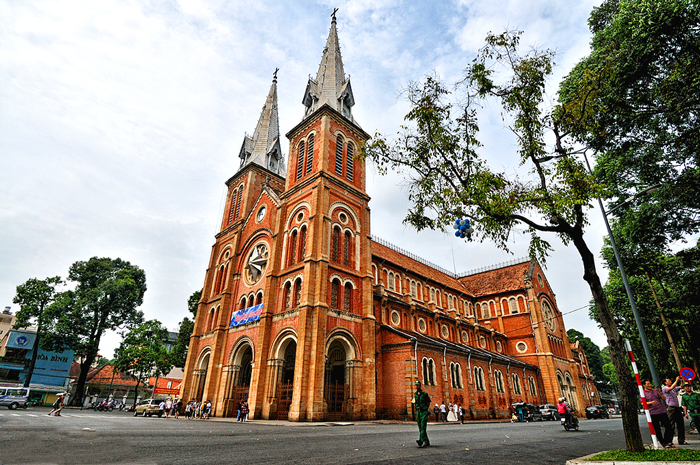 Plan your perfect day tour Ho Chi Minh with this balanced one-day itinerary